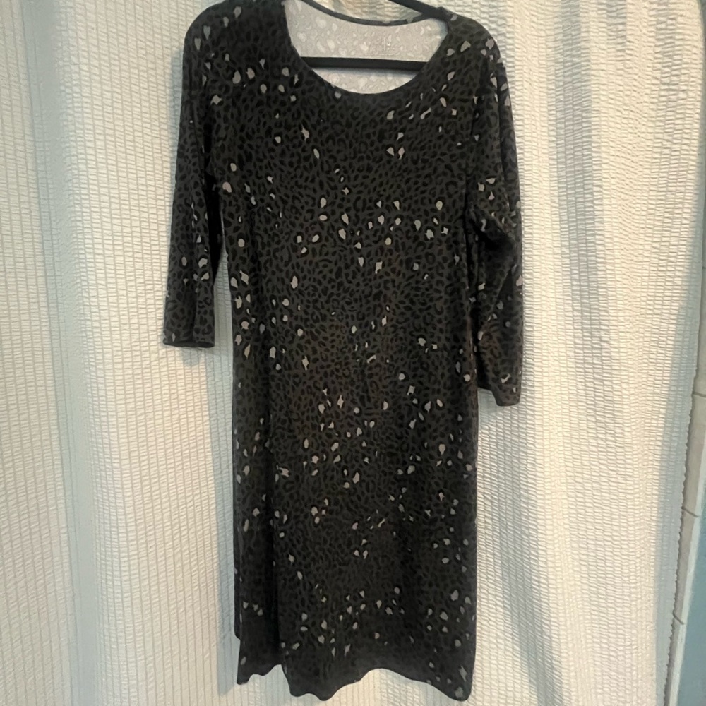 Time and Tru Black Patterned Long Sleeve Dress